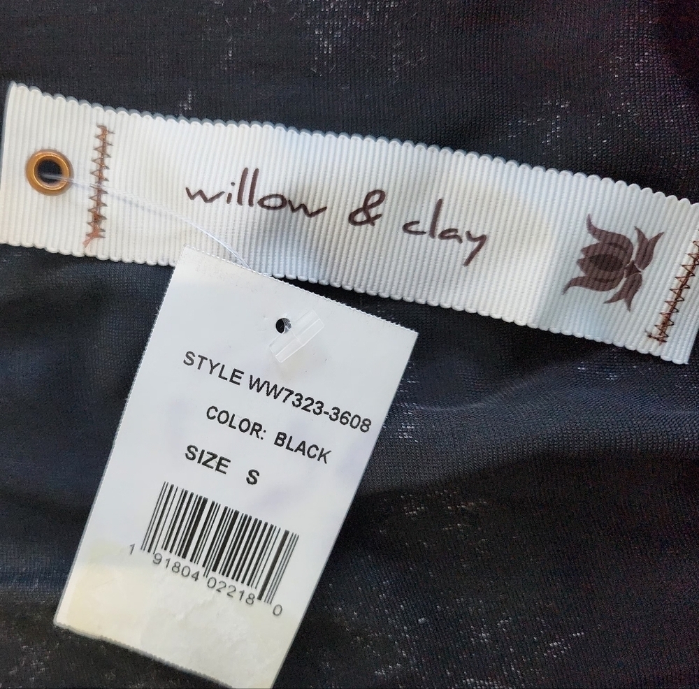 Willow & Clay Black and Pink Rose Long Sleeve Blouse Size Small - Picture 2 of 10